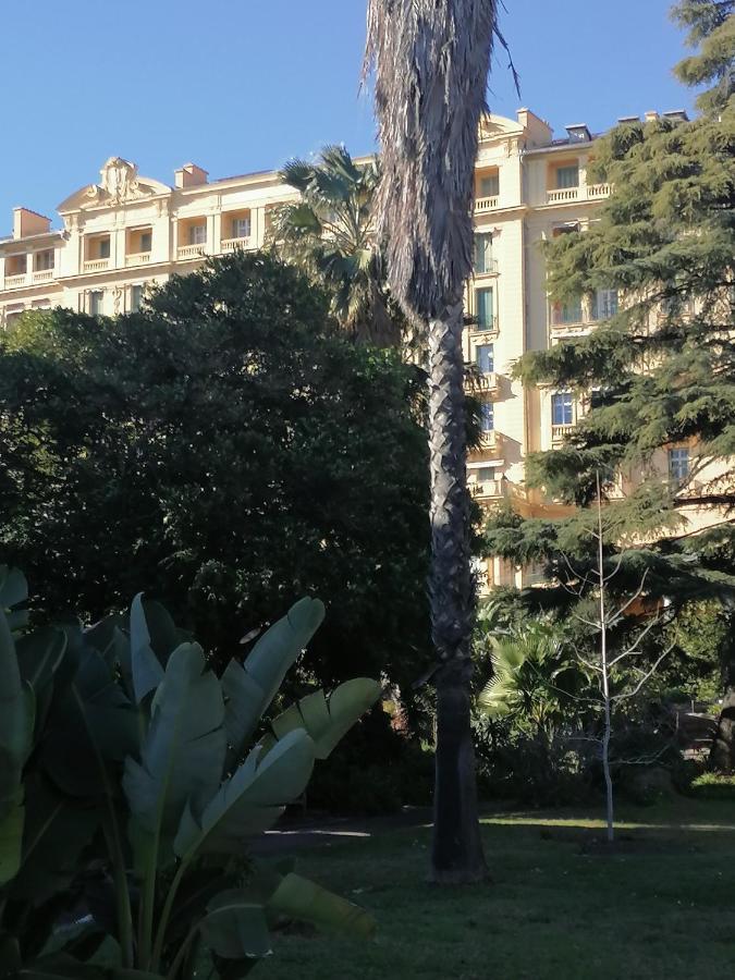 Imperial Palace Bord De Mer Menton Exterior foto